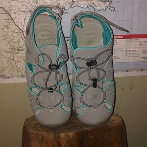 Women’s water shoes